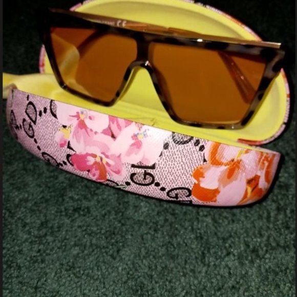 Sunglasses with case bebe worn or used - Picture 5 of 5